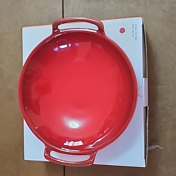 NIB Set of 2 "Cerise" LE CREUSET Stoneware Wok Dish Bowls Cherry Red 800ml/28oz - Picture 1 of 5